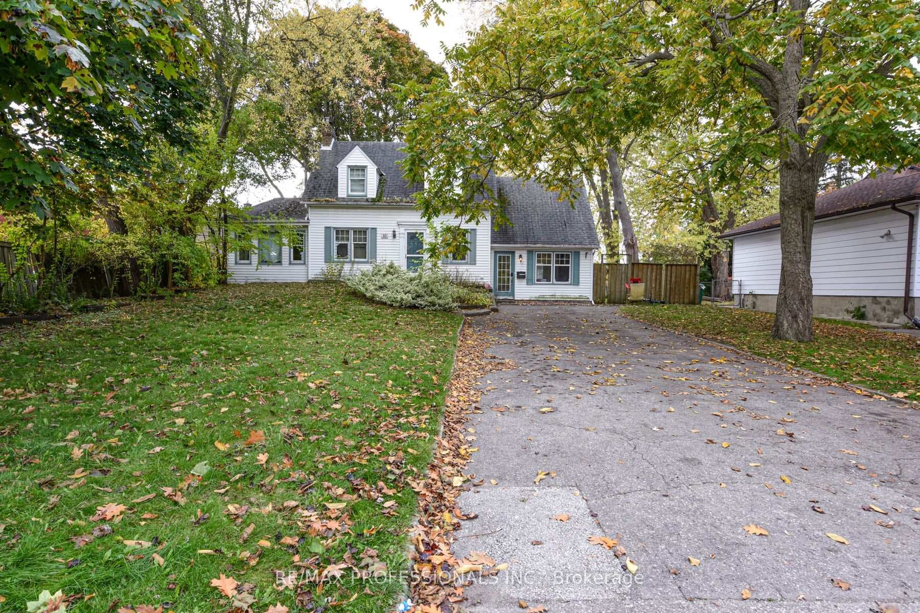 10 Broadview Avenue