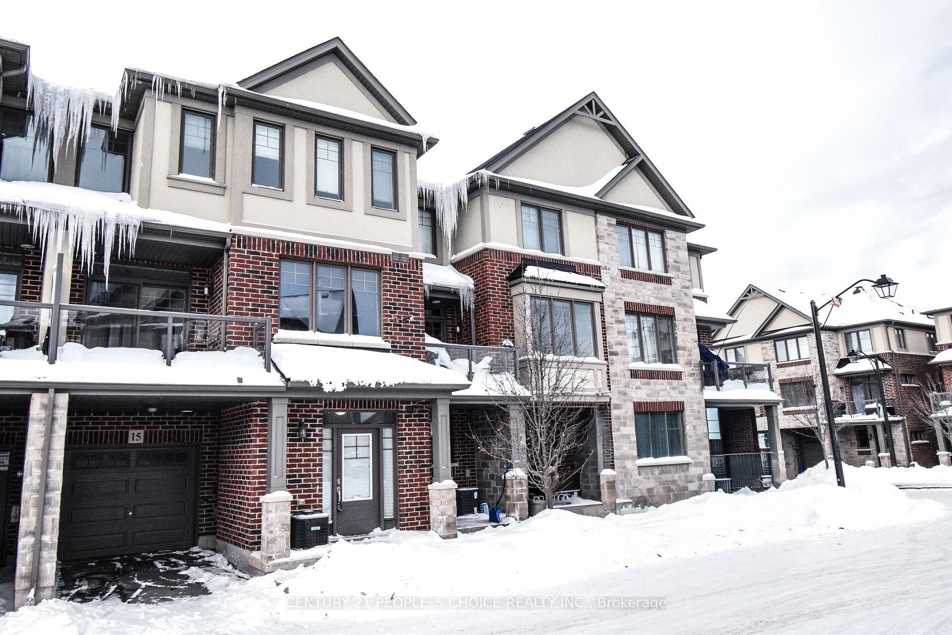 15 Hoffman Lane
