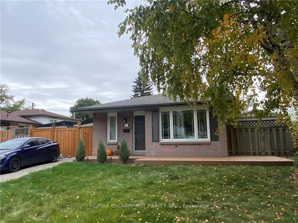 24 Queenslea Drive
