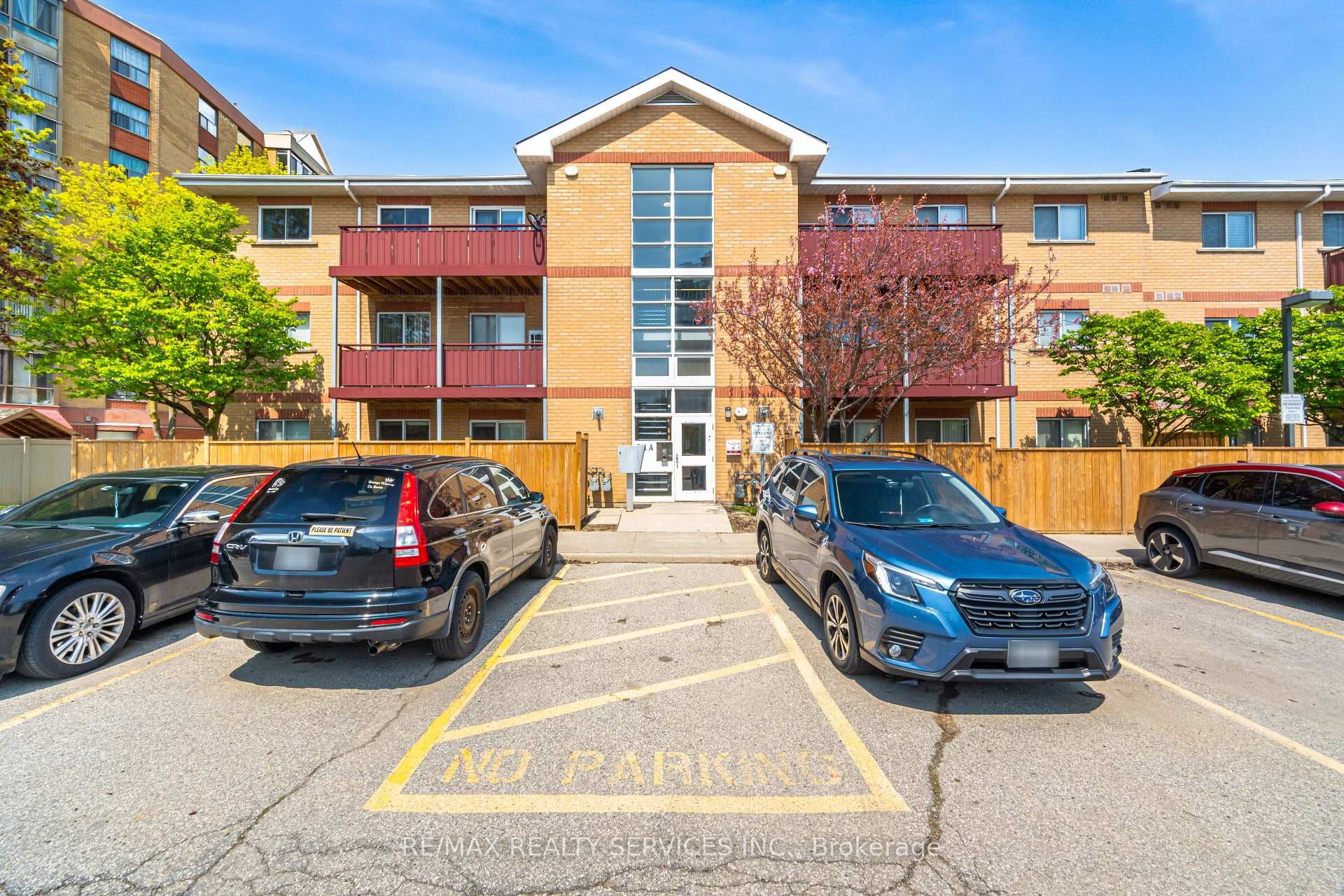 211 FORUM Drive Unit 110A