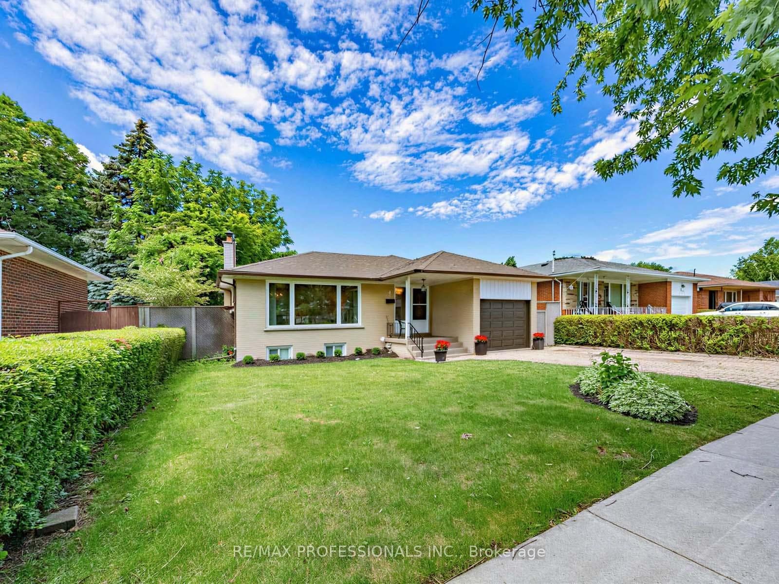 793 Netherton Crescent