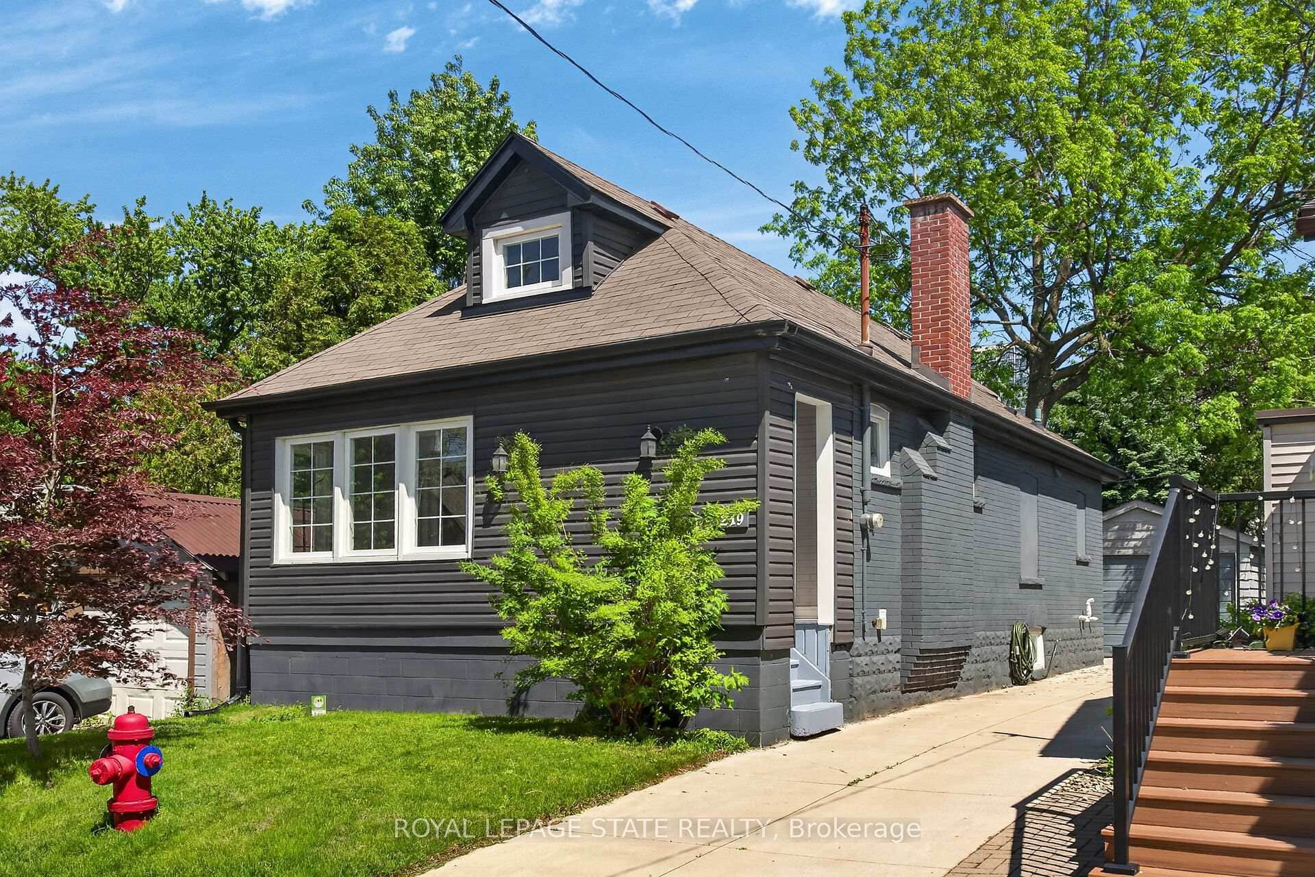 219 Hess Street
