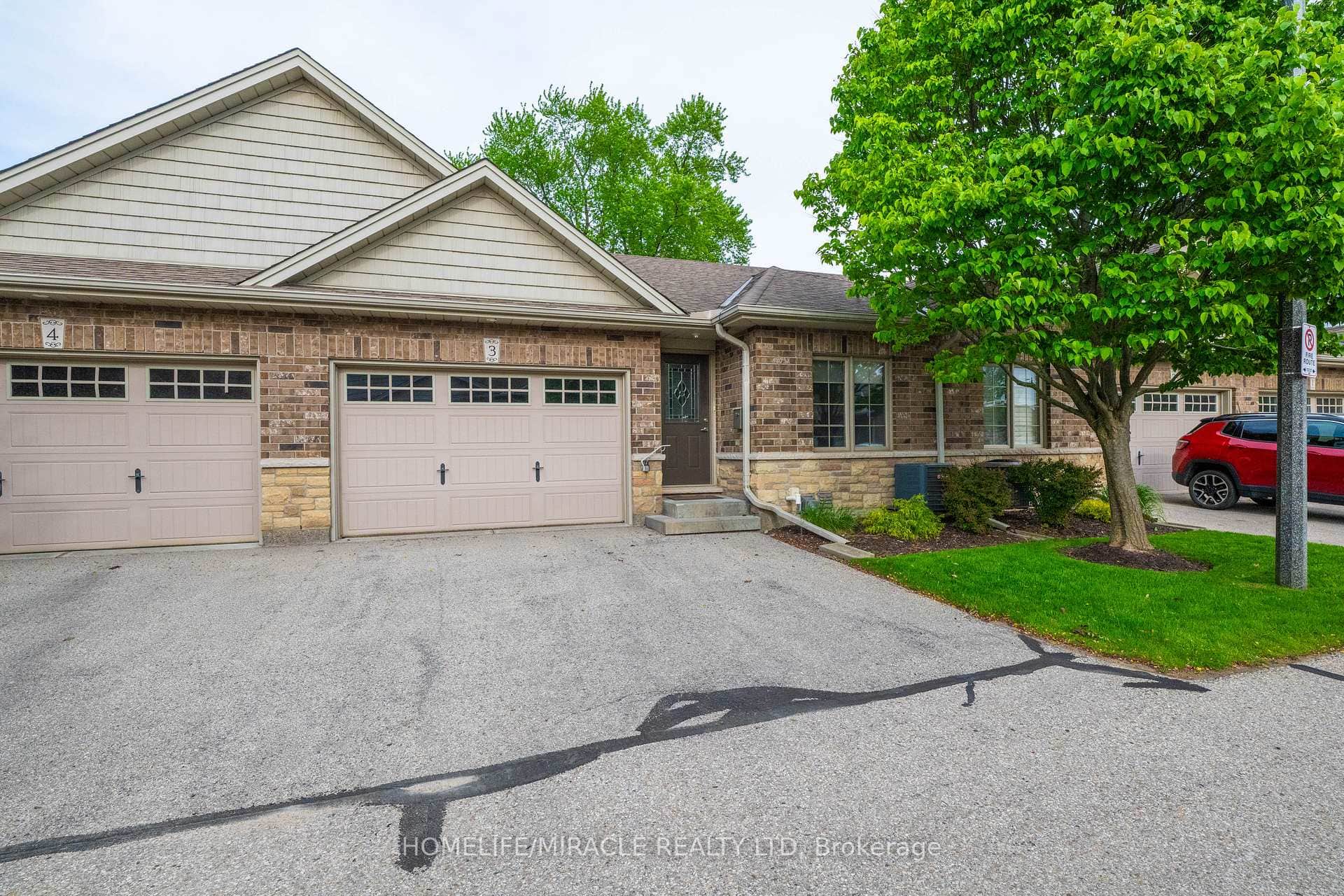 560 Grey Street Unit 3