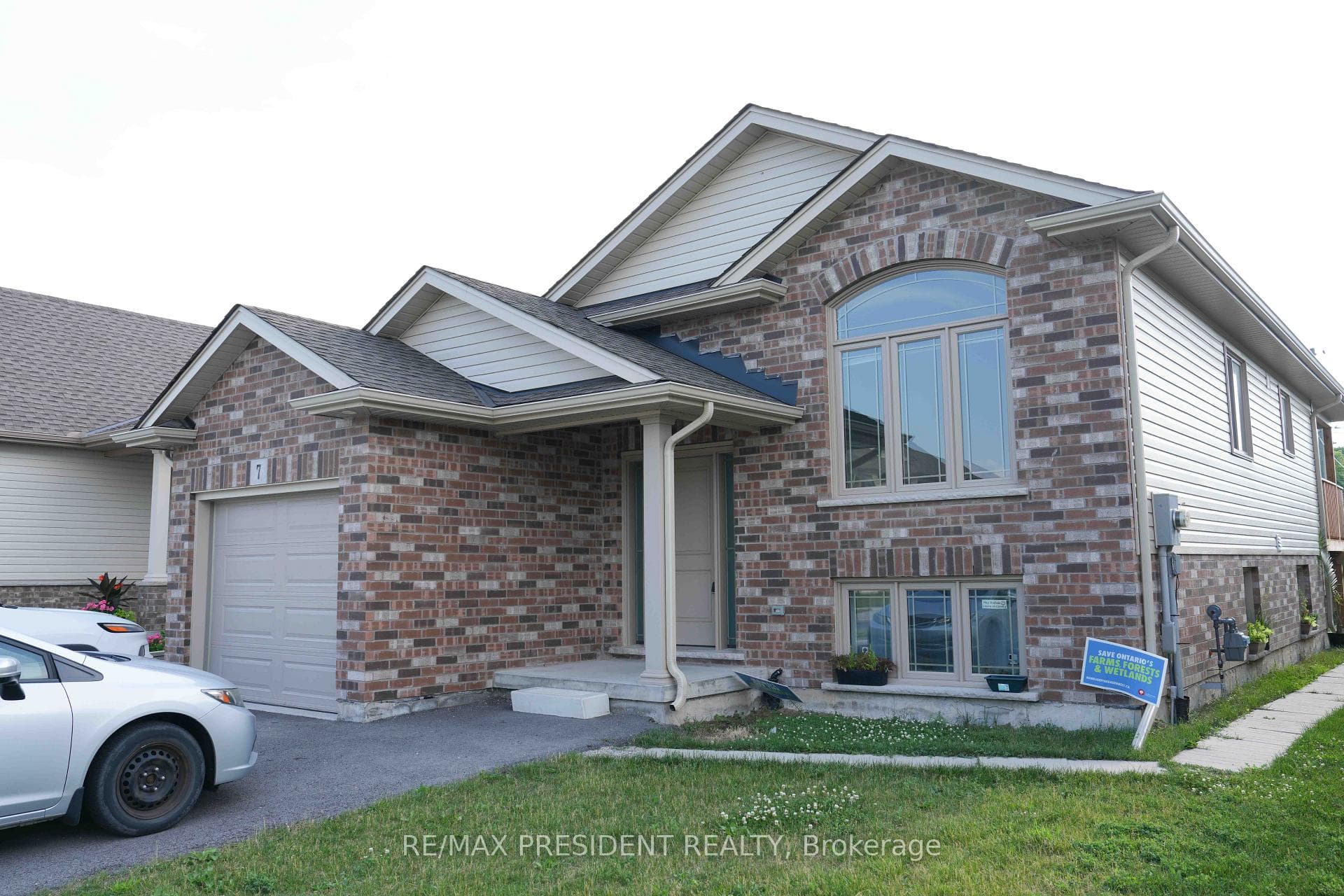7 Berkshire Drive
