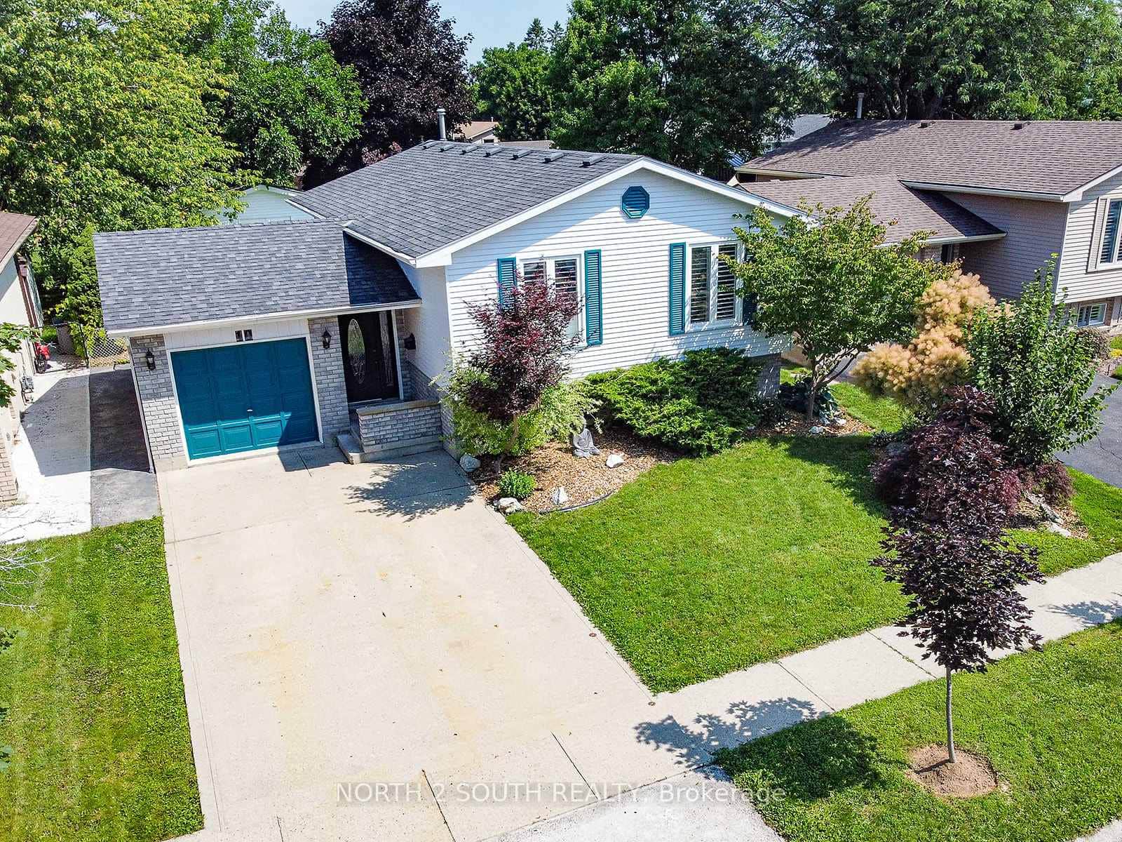 10 Latzer Crescent