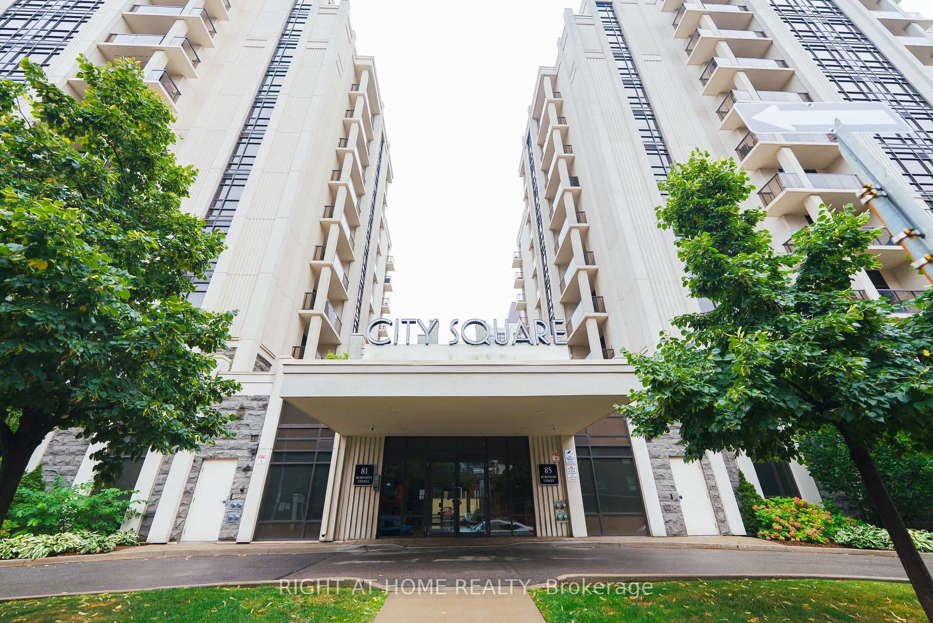 85 Robinson Street Unit 803