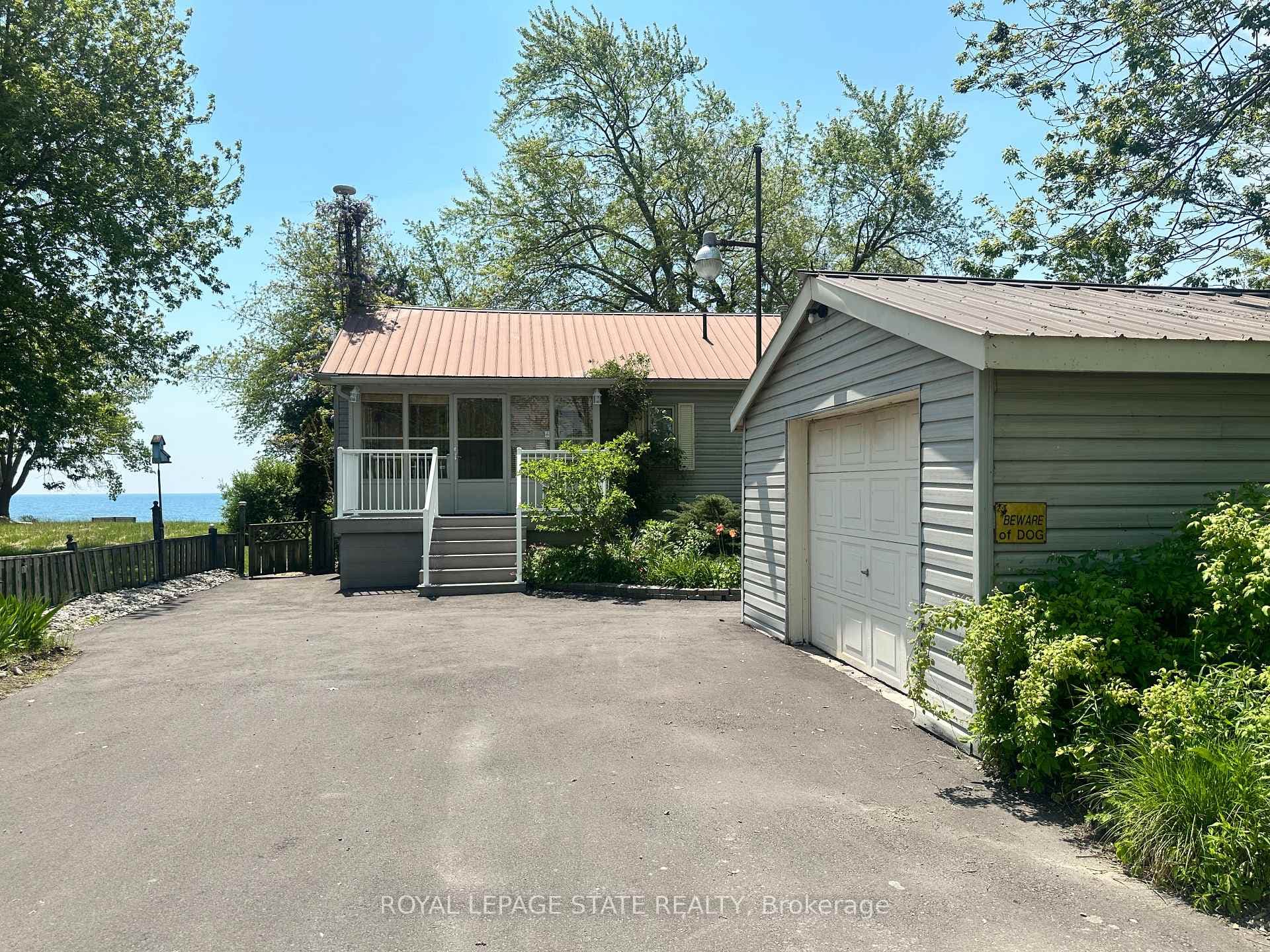 2592 Lakeshore Road