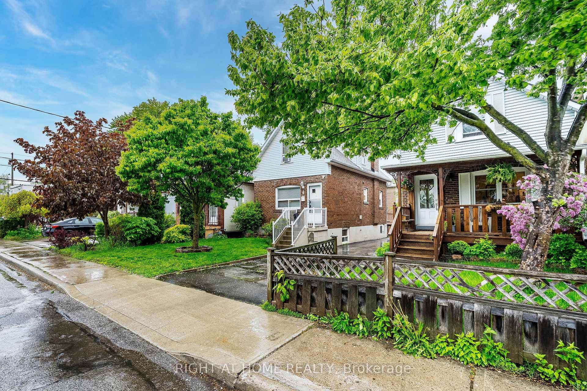 8 Savoy Avenue