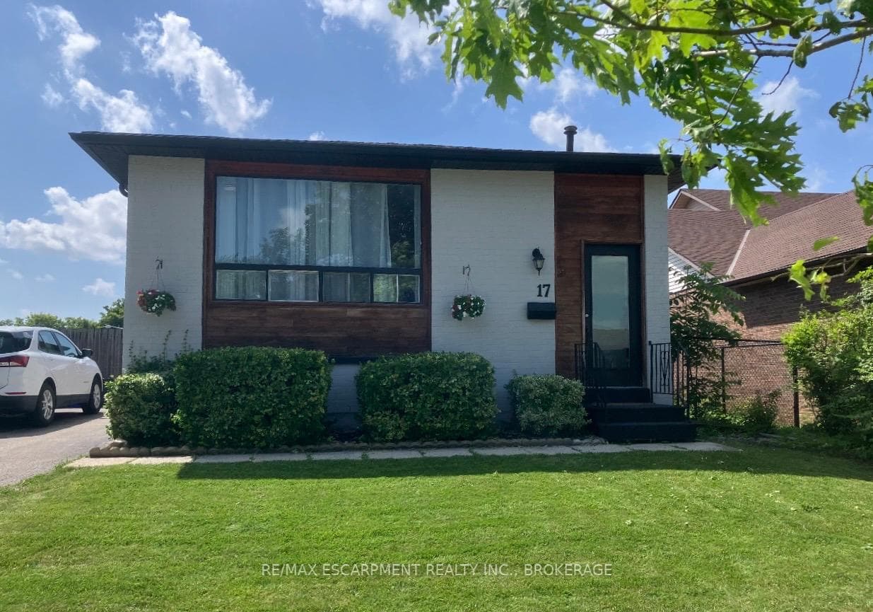17 MELLENBY Street Unit Upper