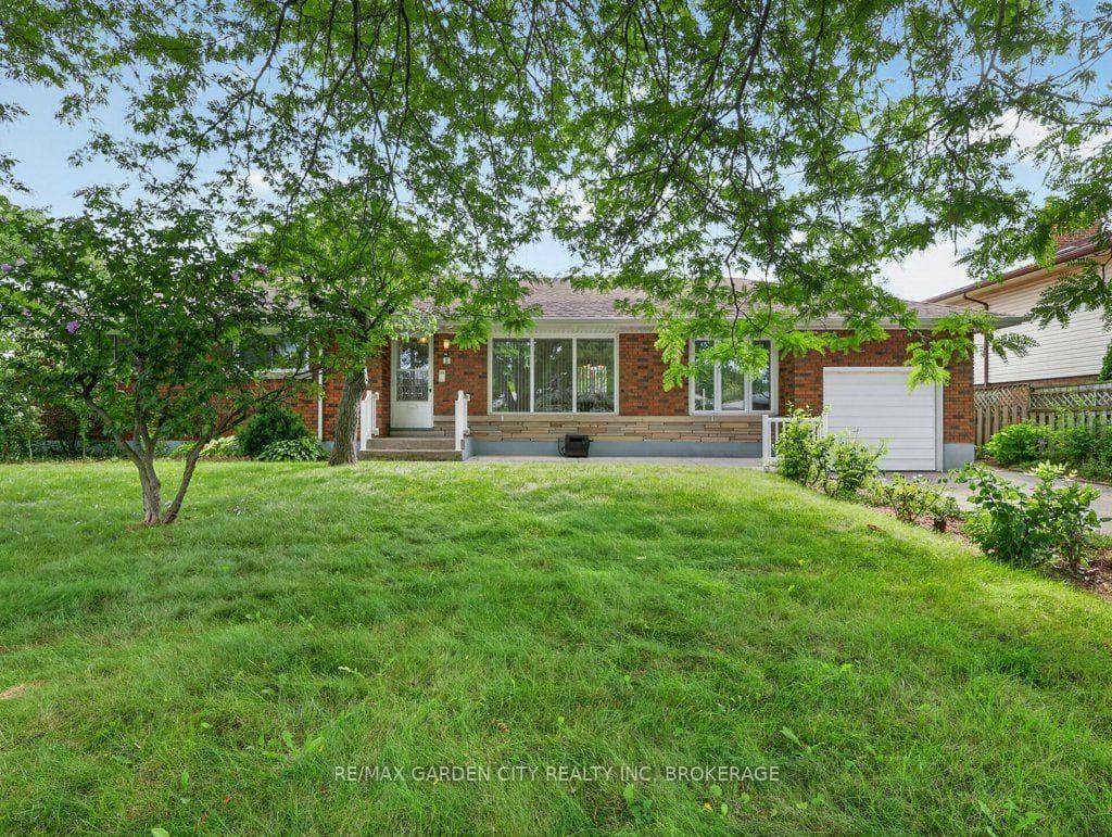 8 Champa Drive