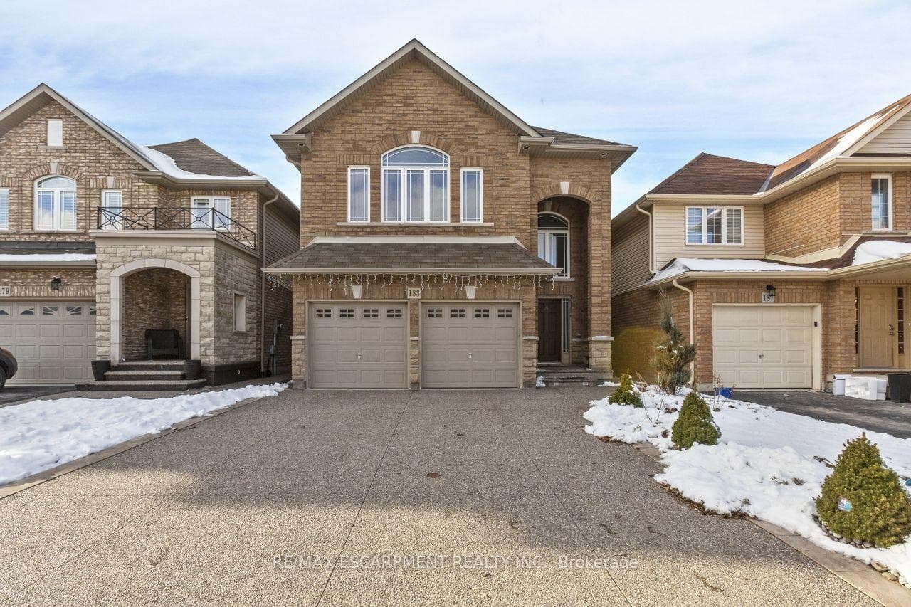 183 Pelech Crescent