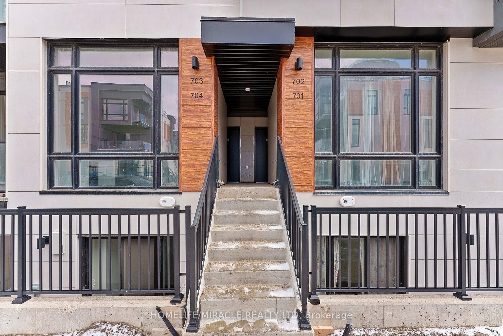 5 Steckley House Lane Unit TH704