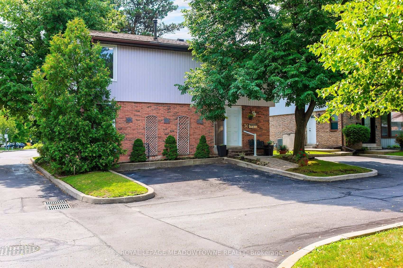 59 Kenninghall Boulevard Unit 30