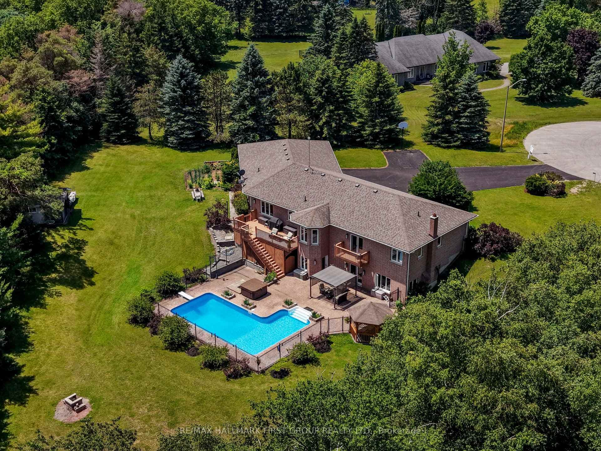 3211 Charbrook Crescent