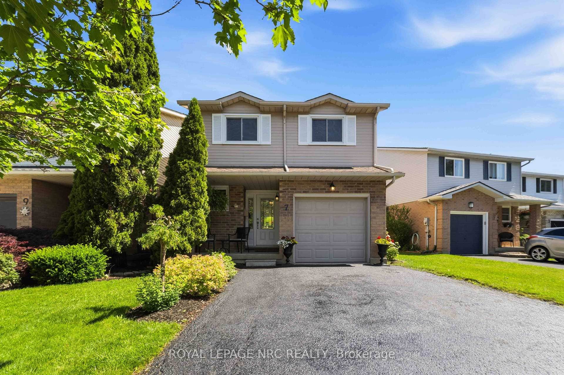 Welcome to 7 Naples Court Thorold