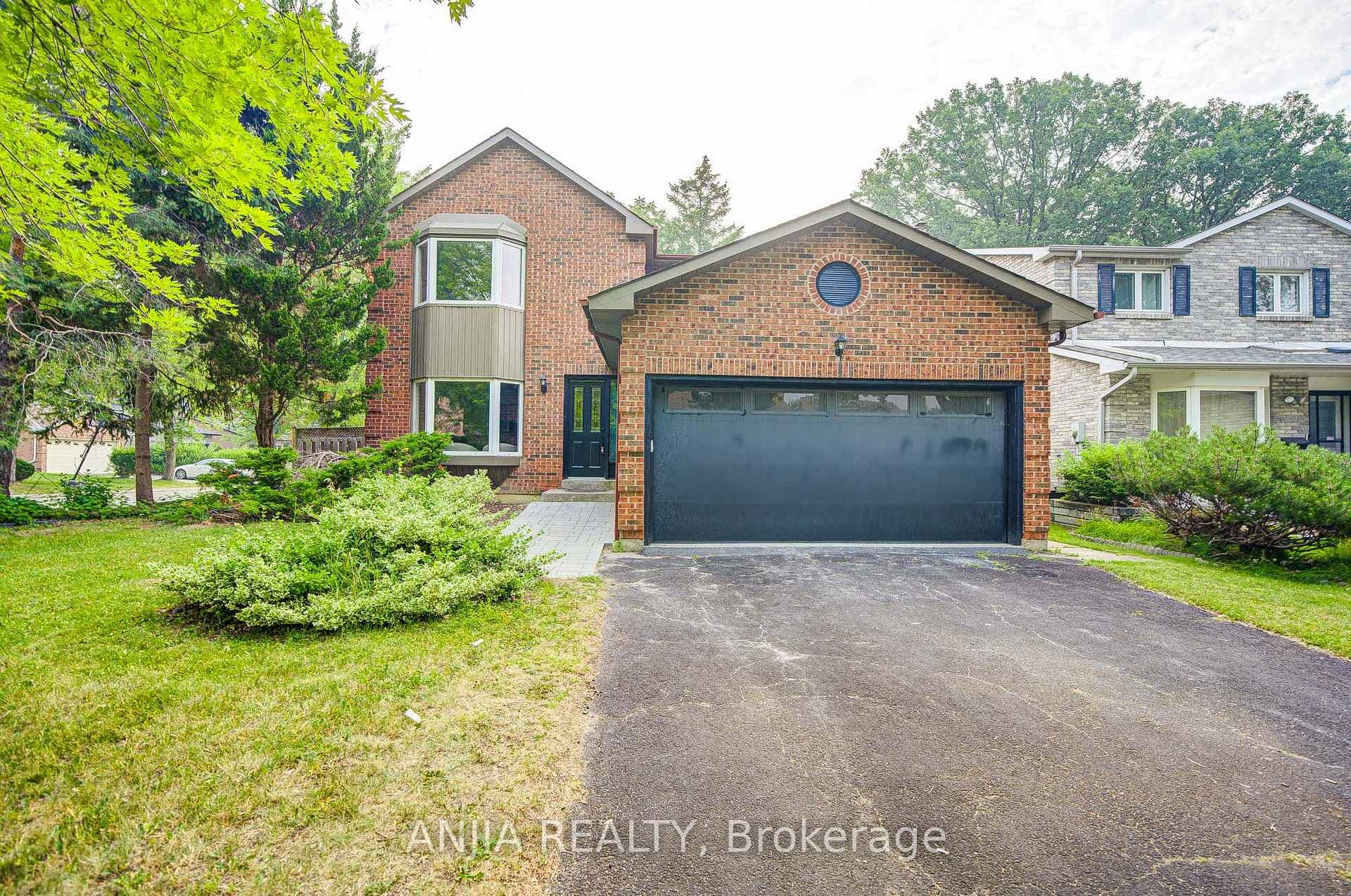 31 Spanhouse Crescent