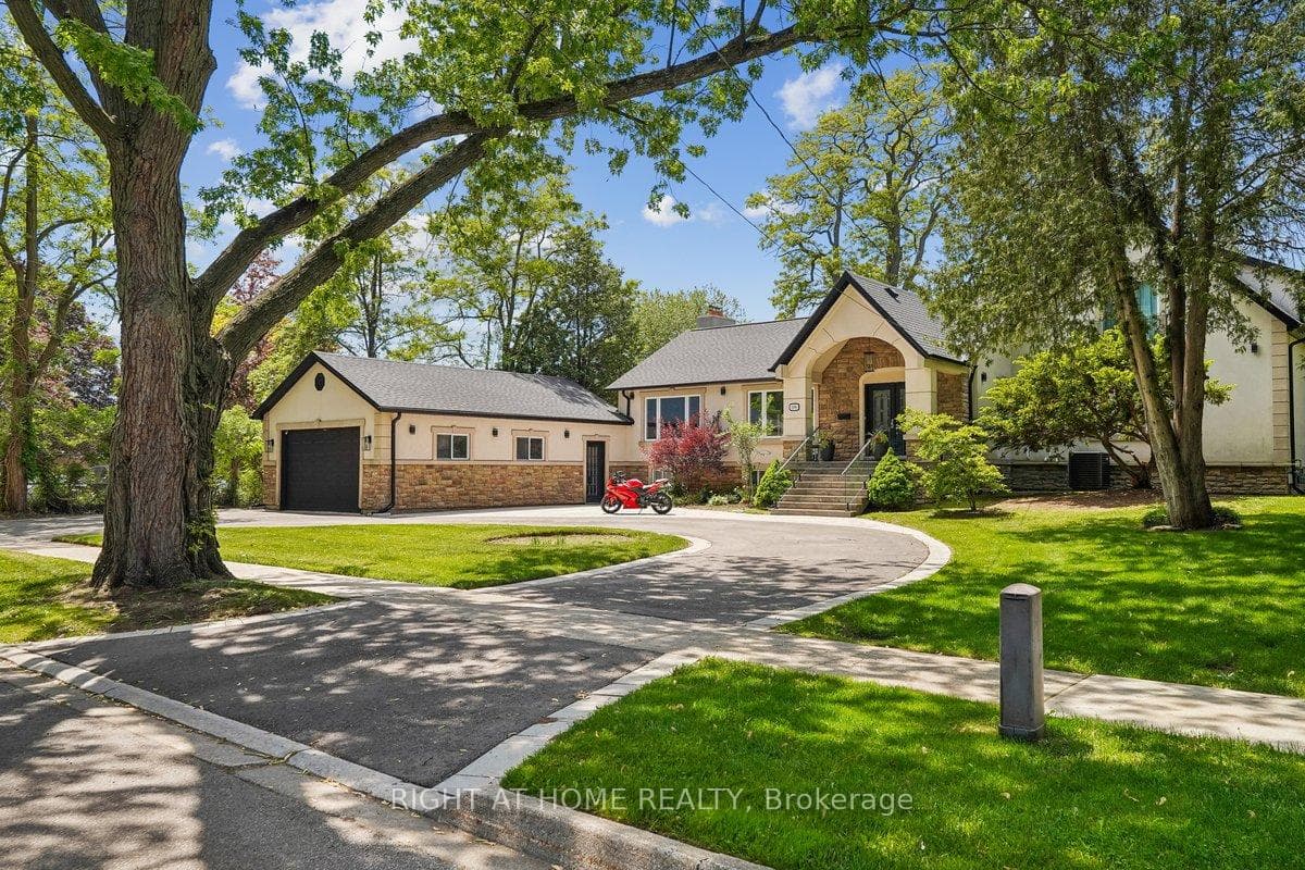 2090 Stonehouse Crescent