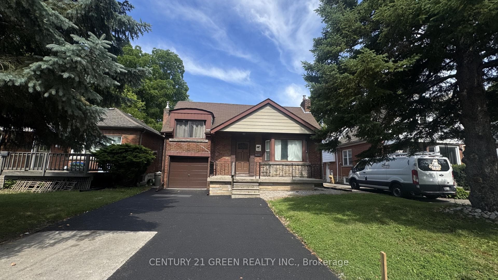 102 Dalewood Avenue