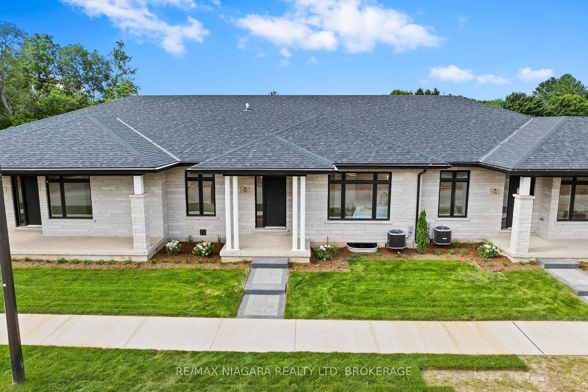 16 Accursi Crescent