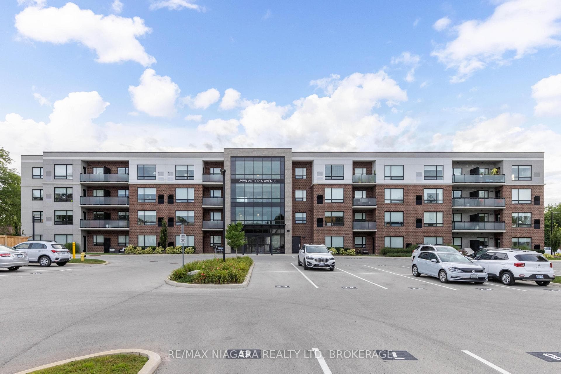 3998 Victoria Avenue Unit 101