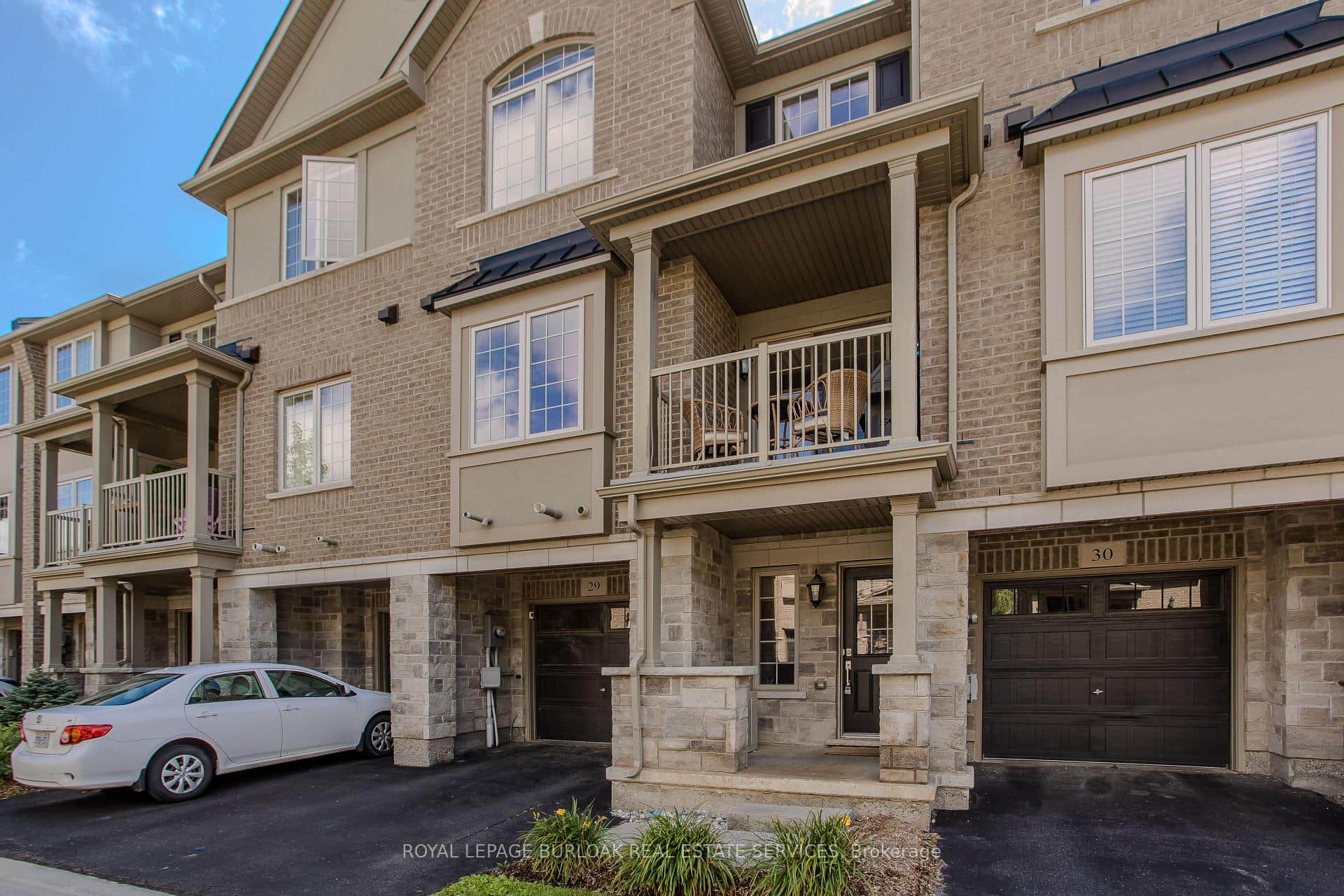 215 Dundas Street Unit 29