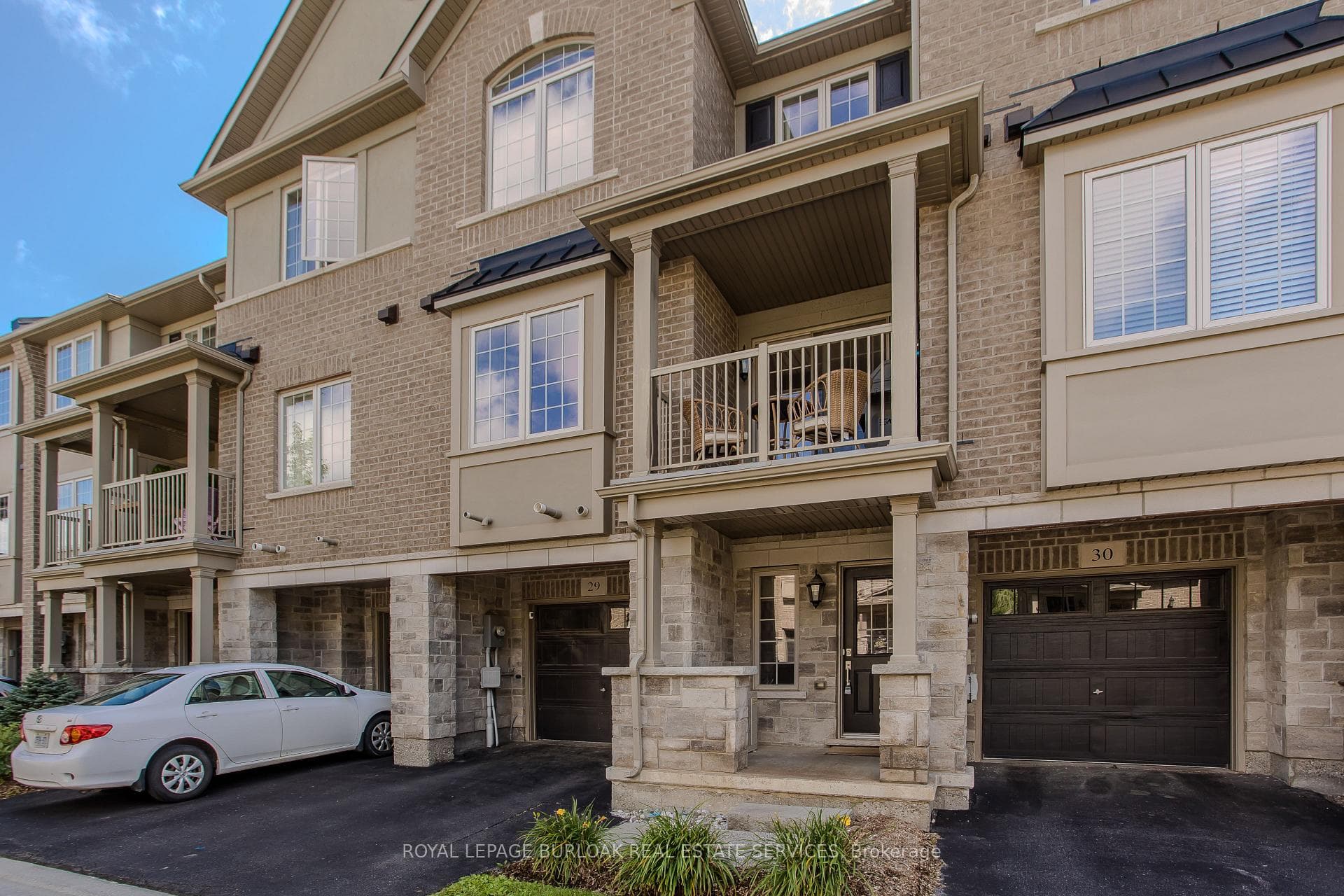 215 Dundas Street Unit 29