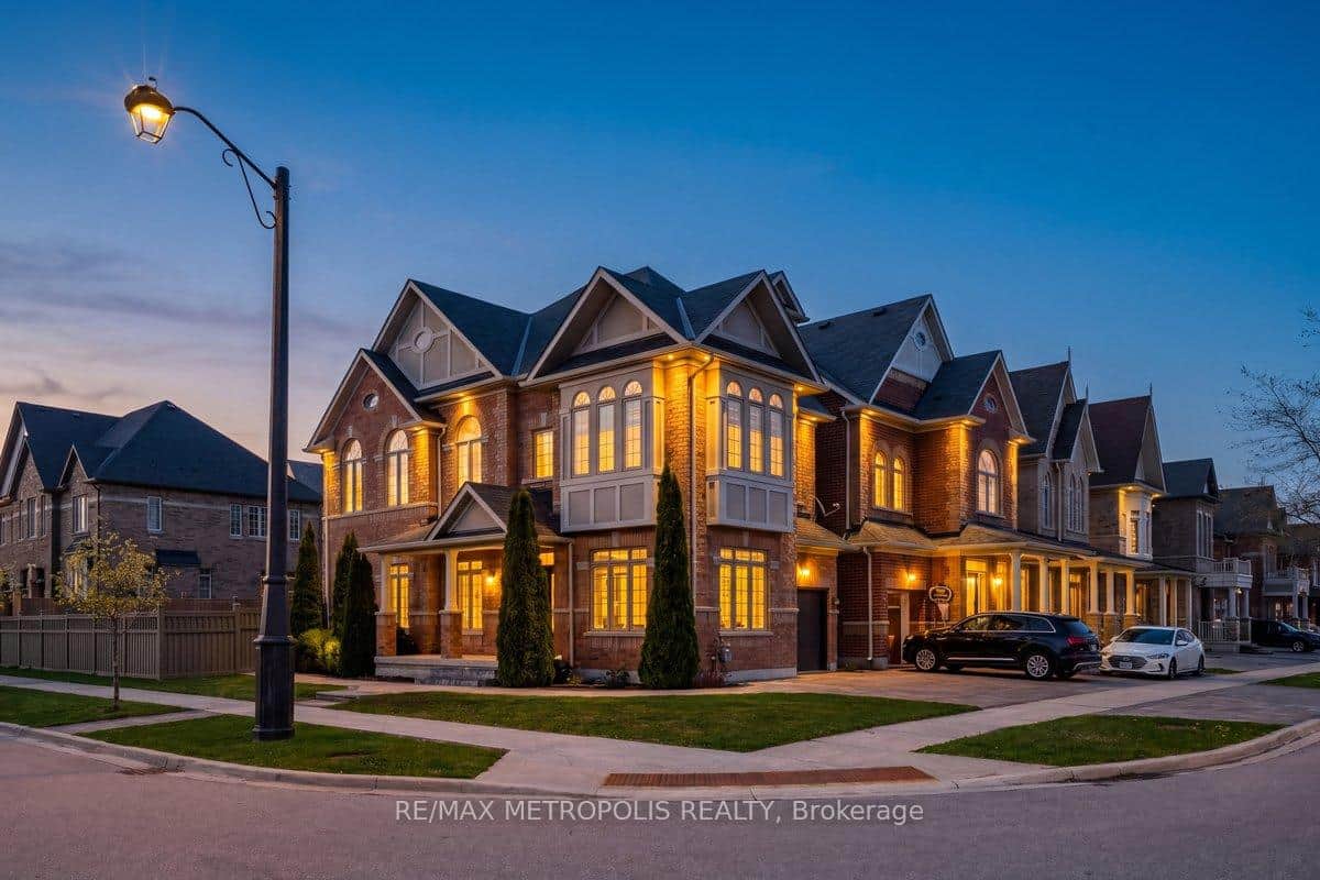 115 Pelee Avenue