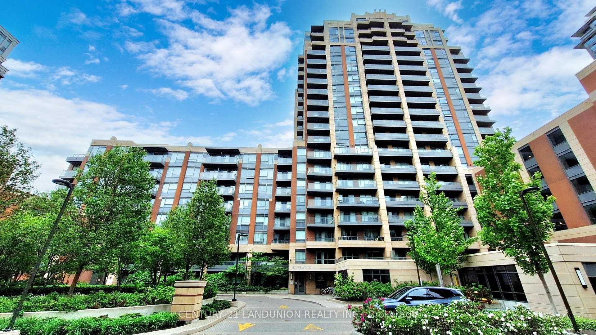 18 Uptown Drive Unit 808