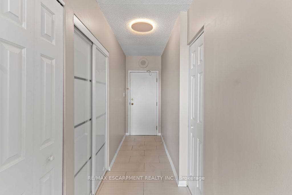 36 James Street Unit 810