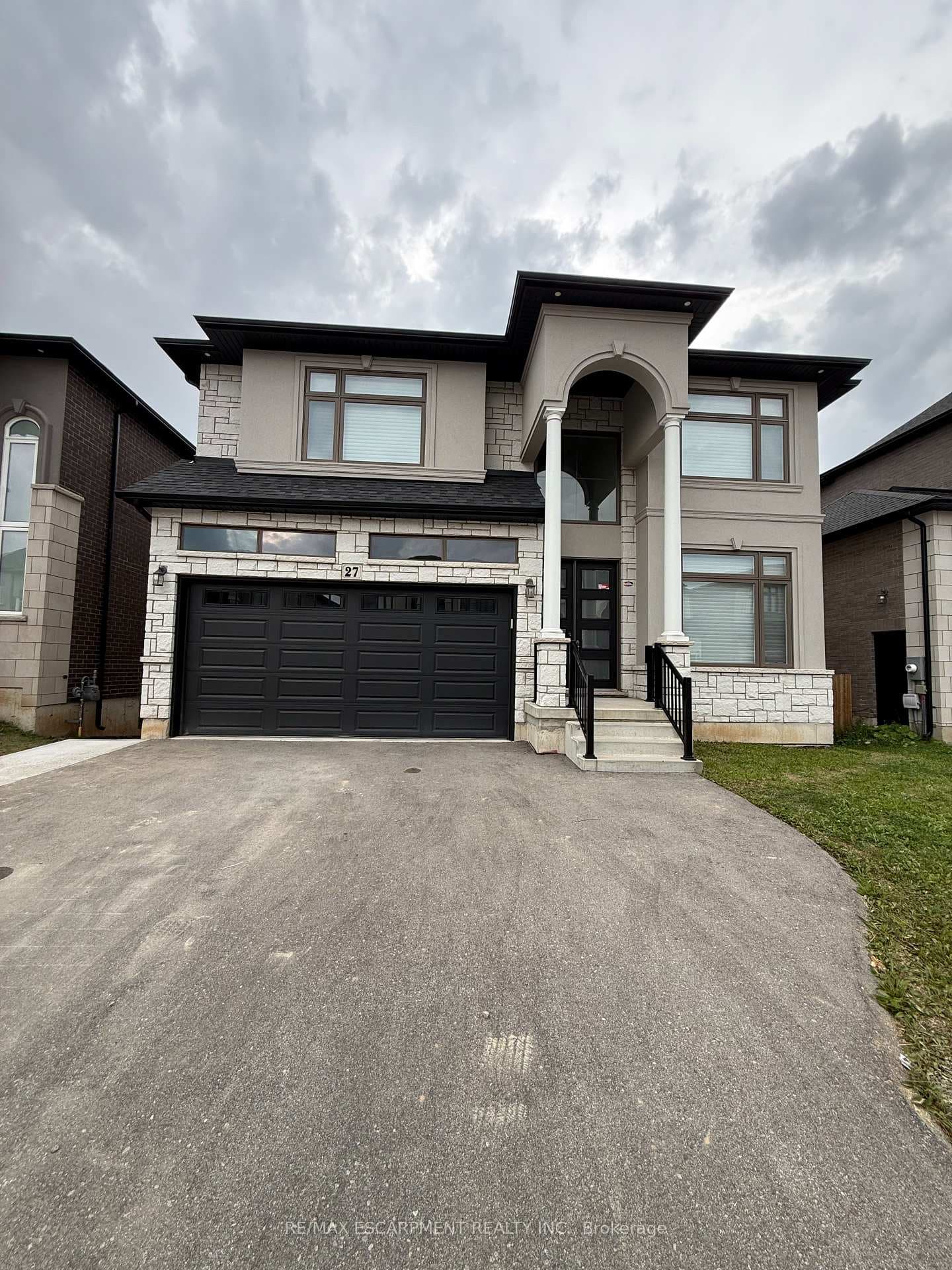 27 DEERFIELD Lane Unit LOWER