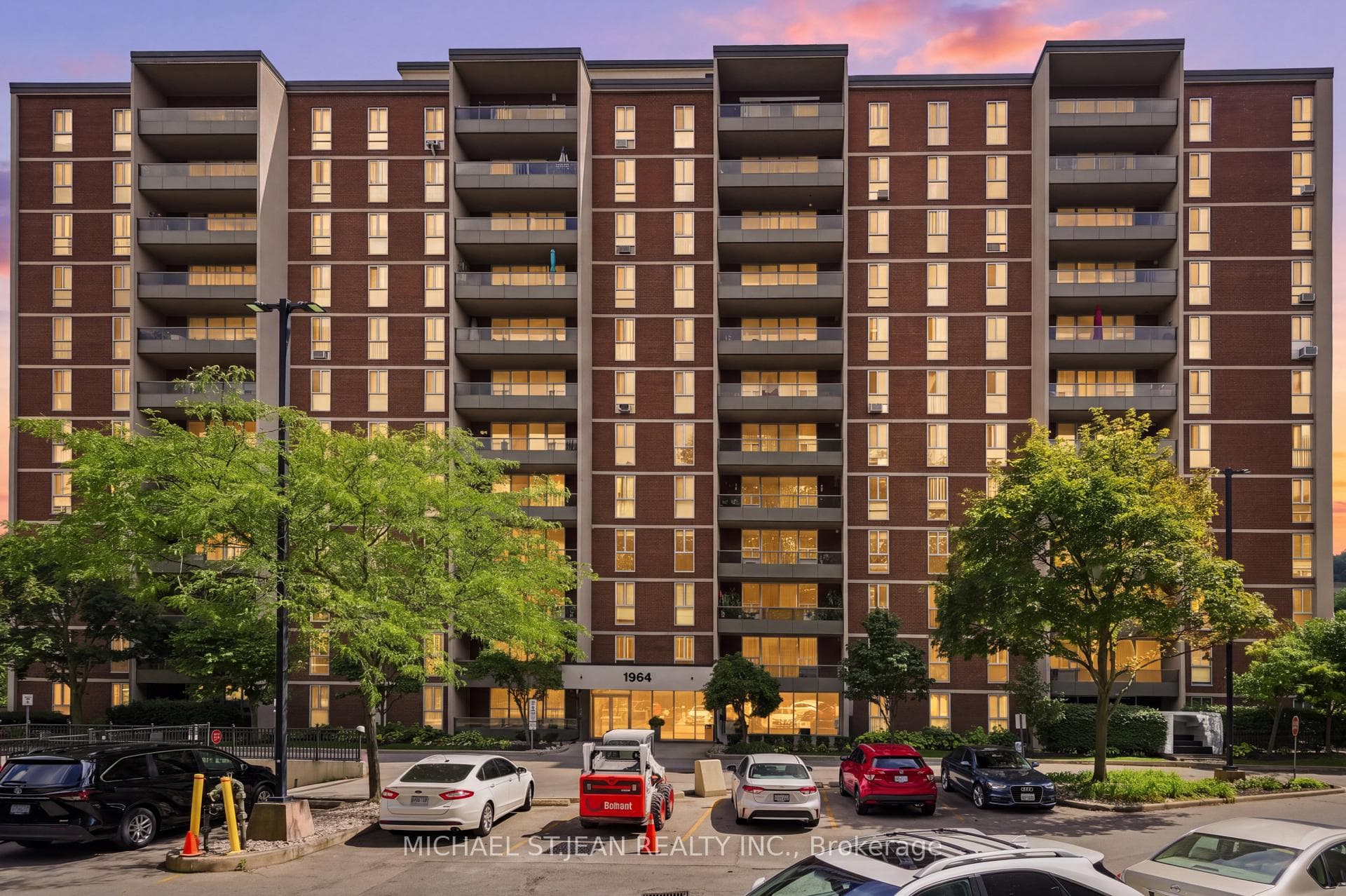 1964 Main Street Unit 507