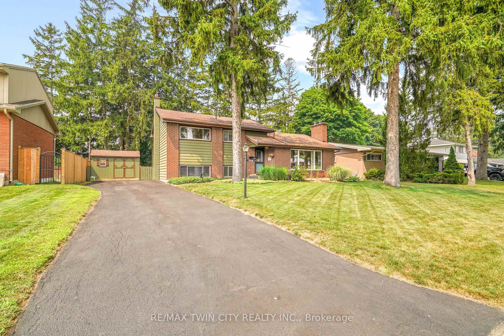 10 Brier Crescent
