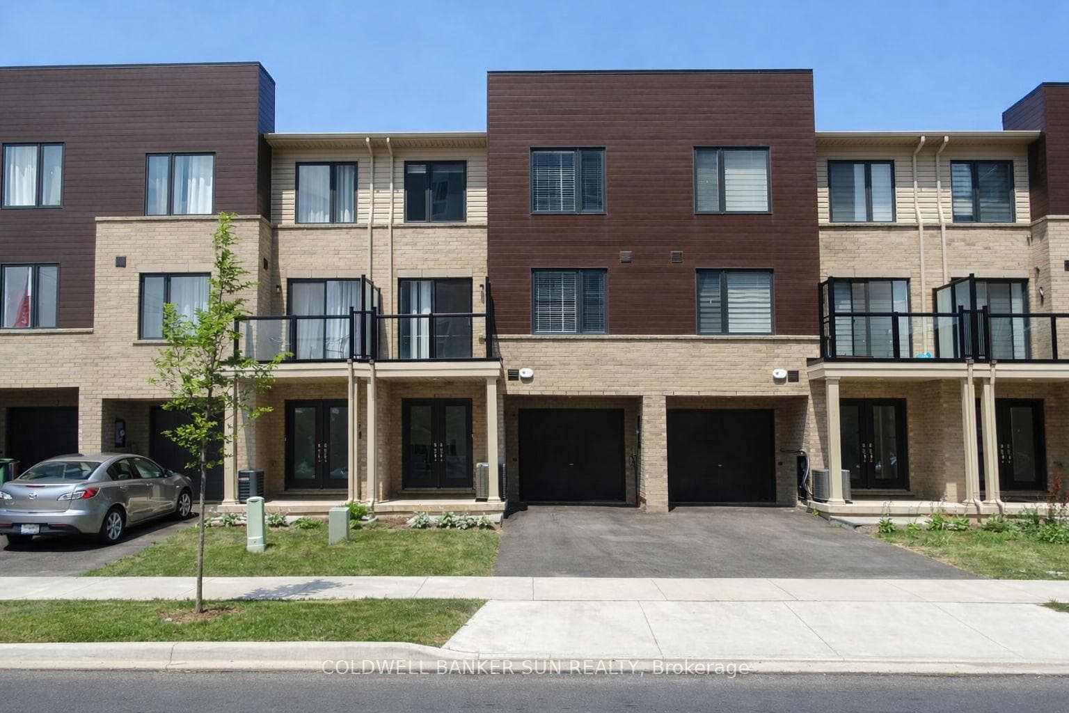 7 Roxanne Drive