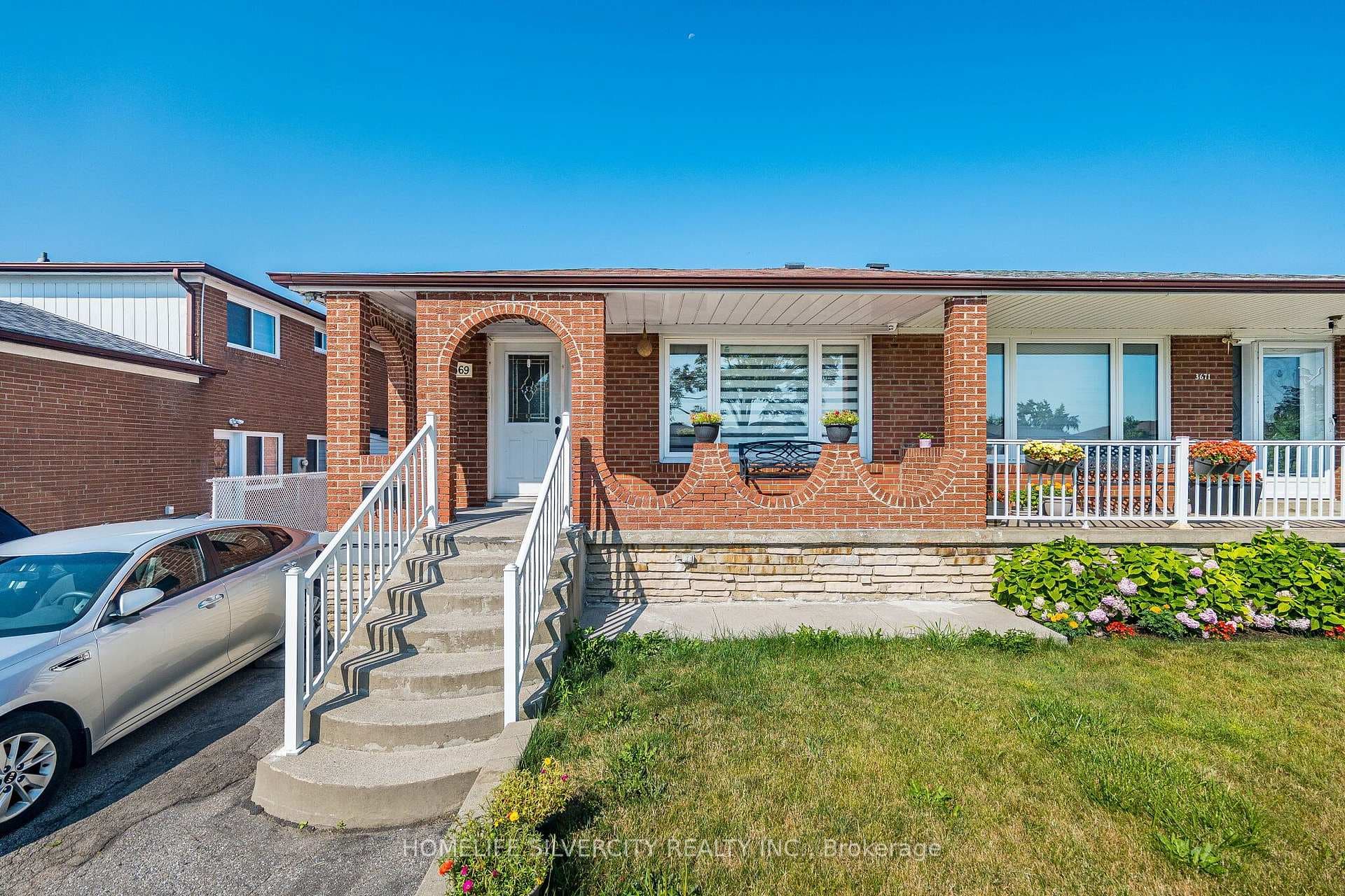 3669 Corliss Crescent