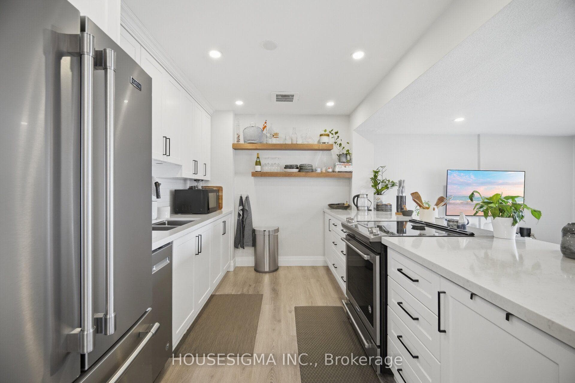 15 Elizabeth Street Unit 801