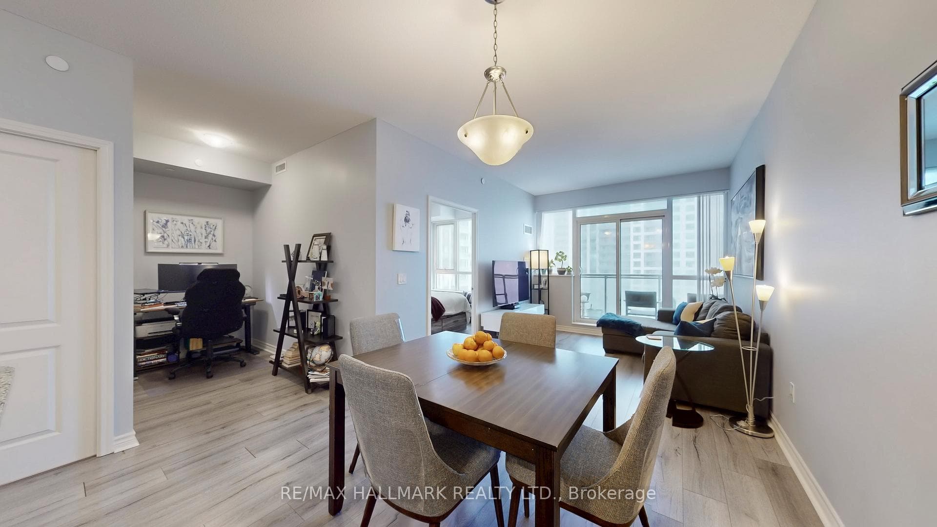 349 Rathburn Road Unit 910