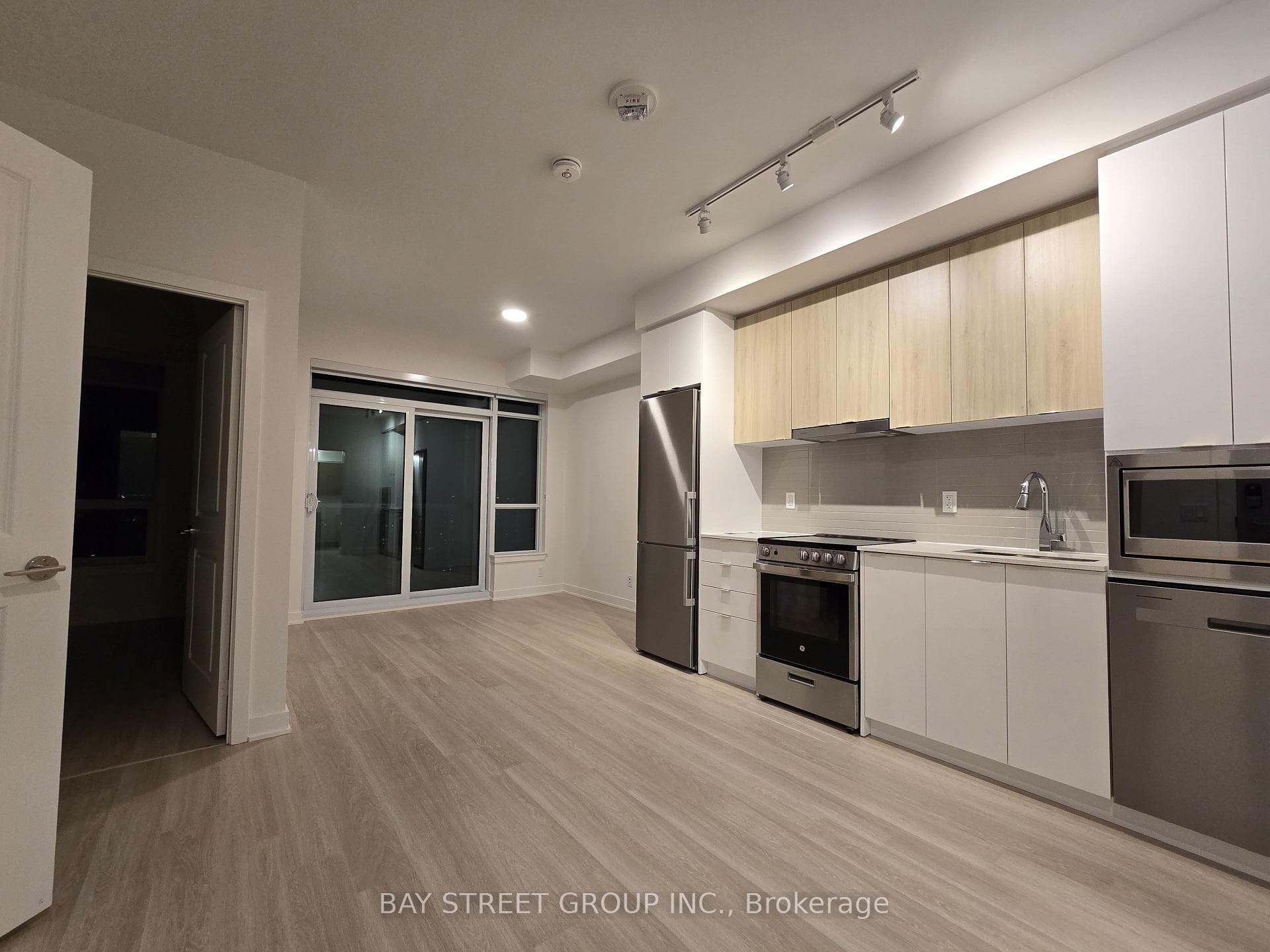 50 Upper Mall Way Unit 1806