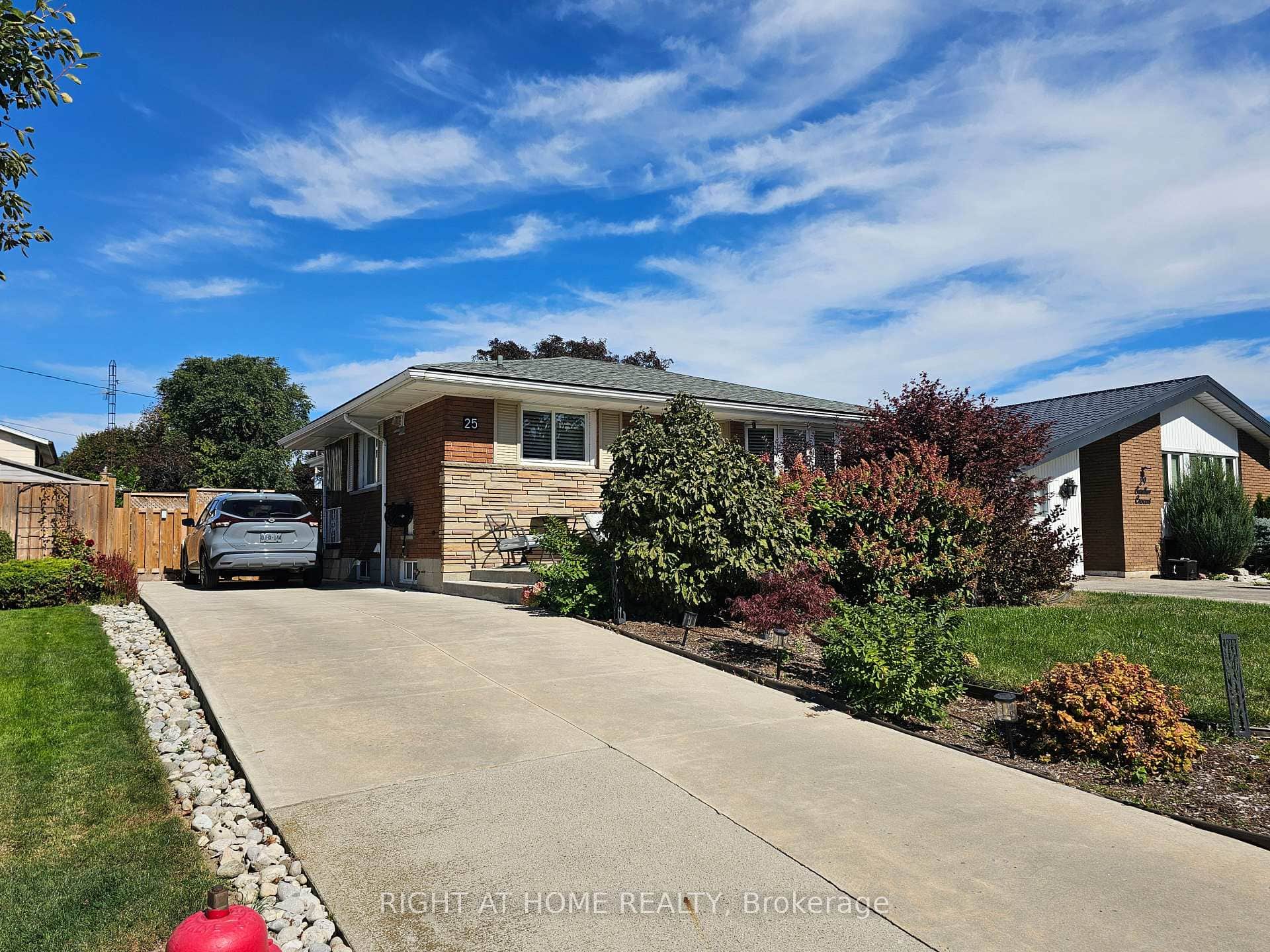 25 Swallow Crescent