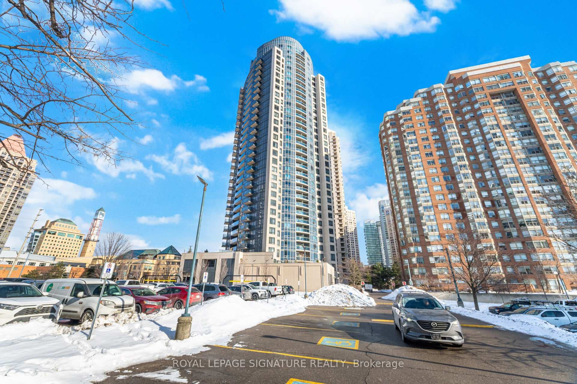 330 Burnhamthorpe Road Unit 1402
