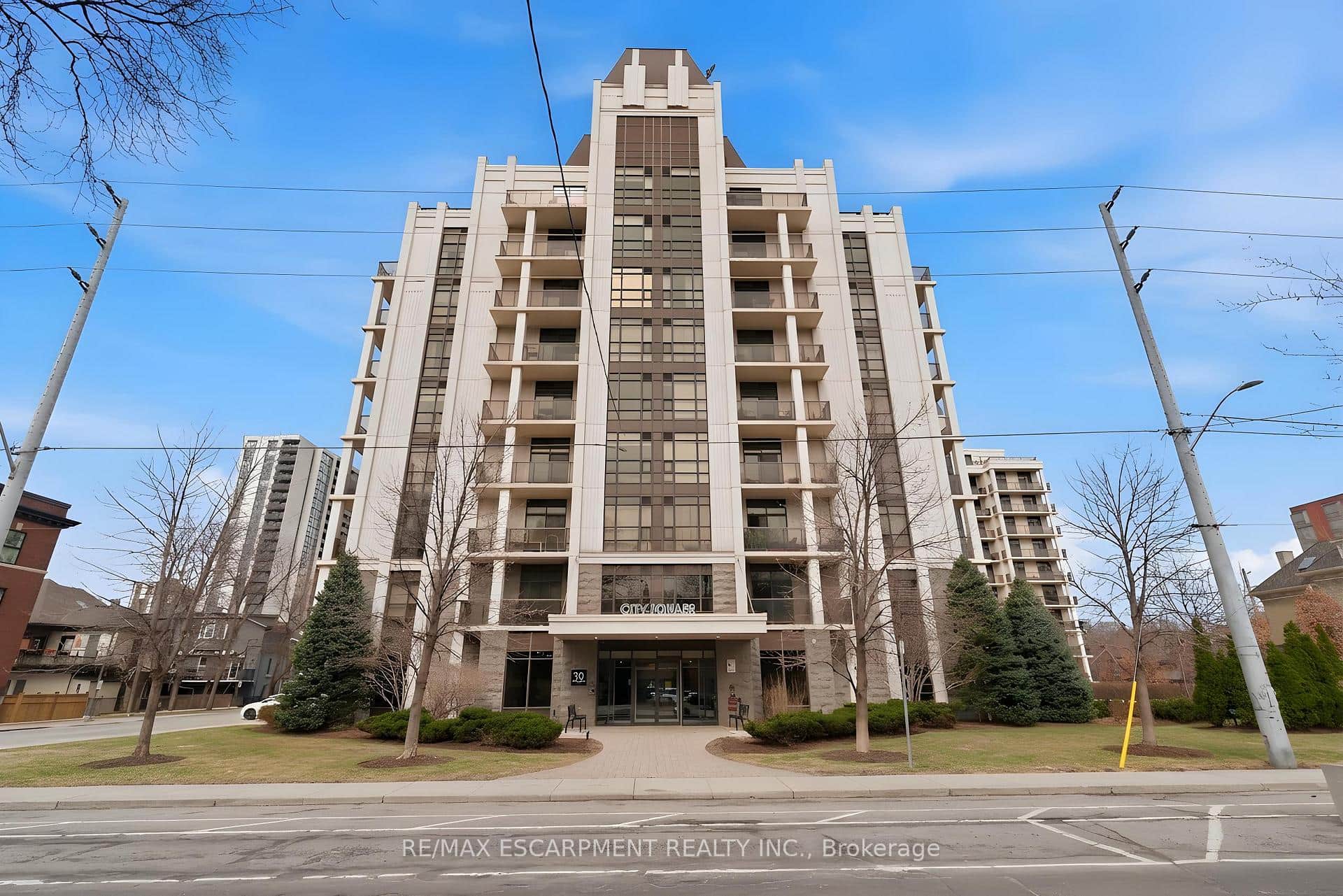 90 CHARLTON Avenue Unit PH1