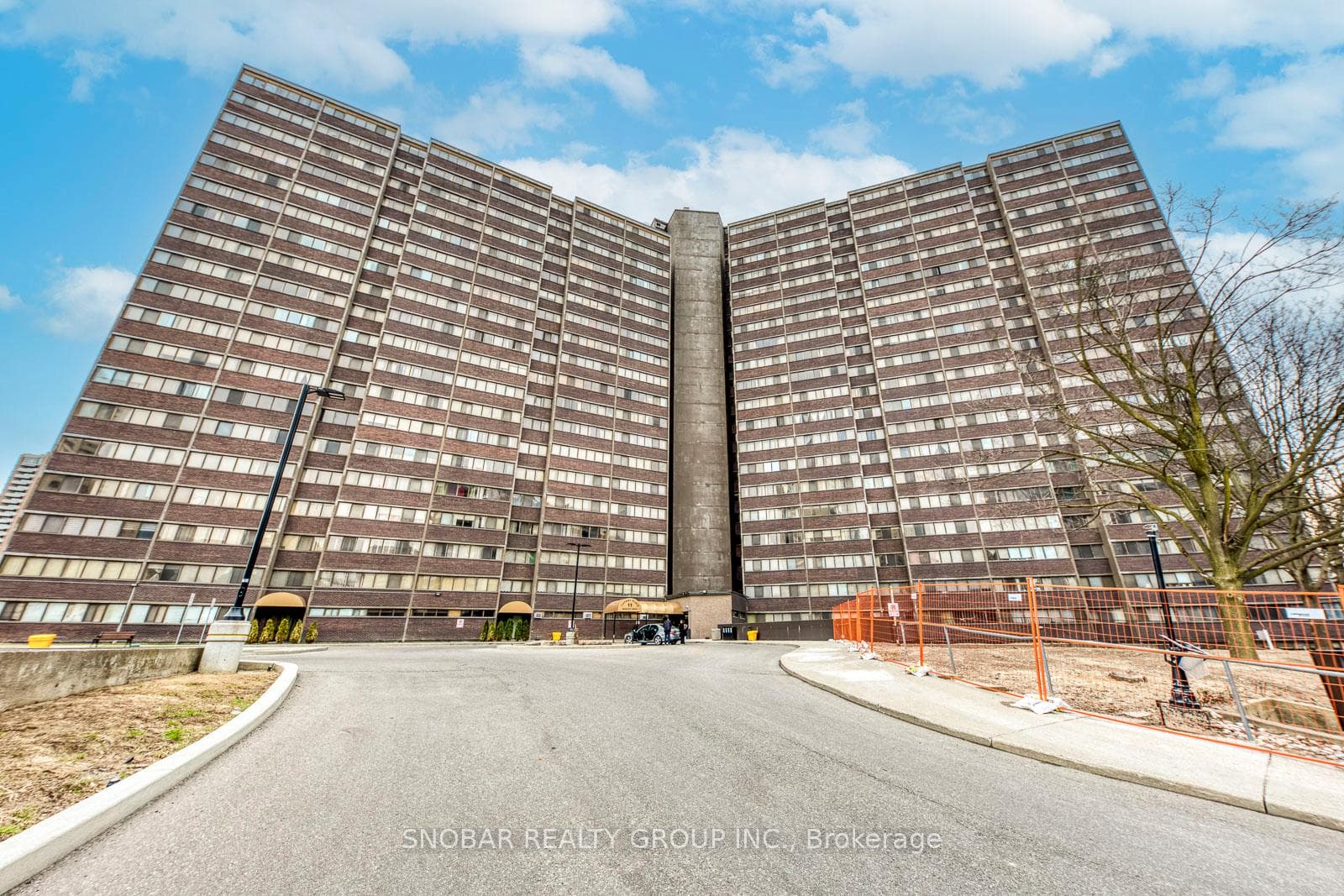 11 Wincott Drive Unit 810