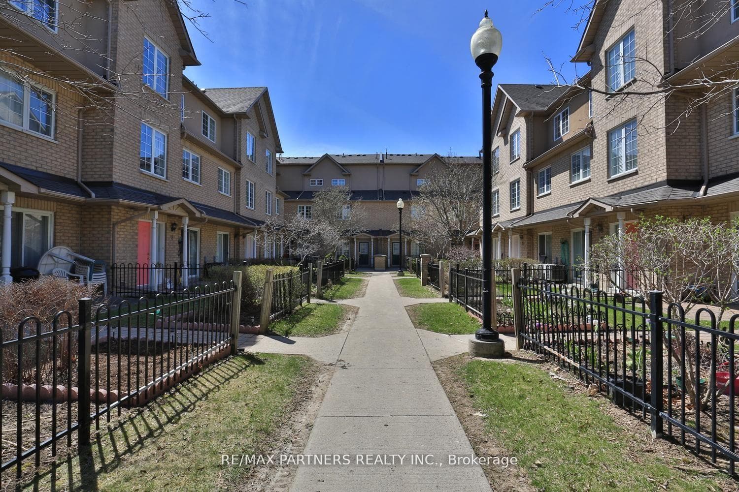 23 St Moritz Way Unit 11