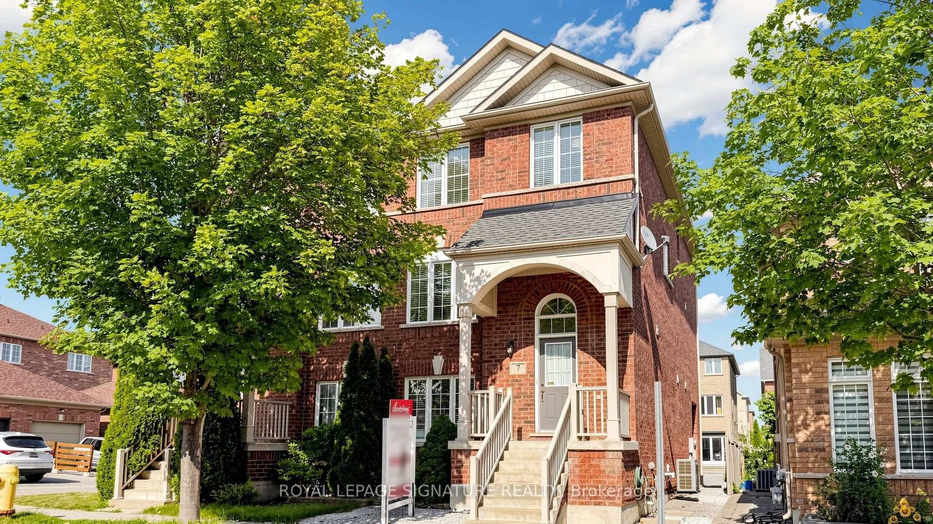 7 Rock Garden Street
