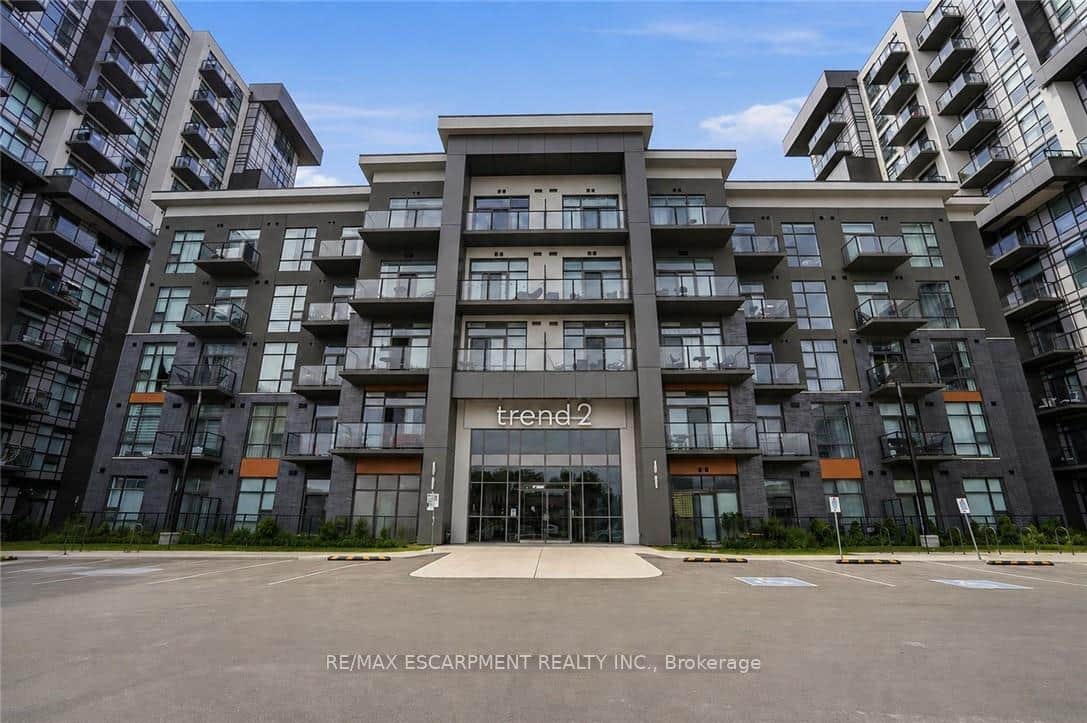 460 Dundas Street Unit 112