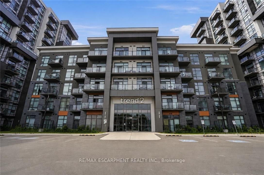 460 Dundas Street Unit 112