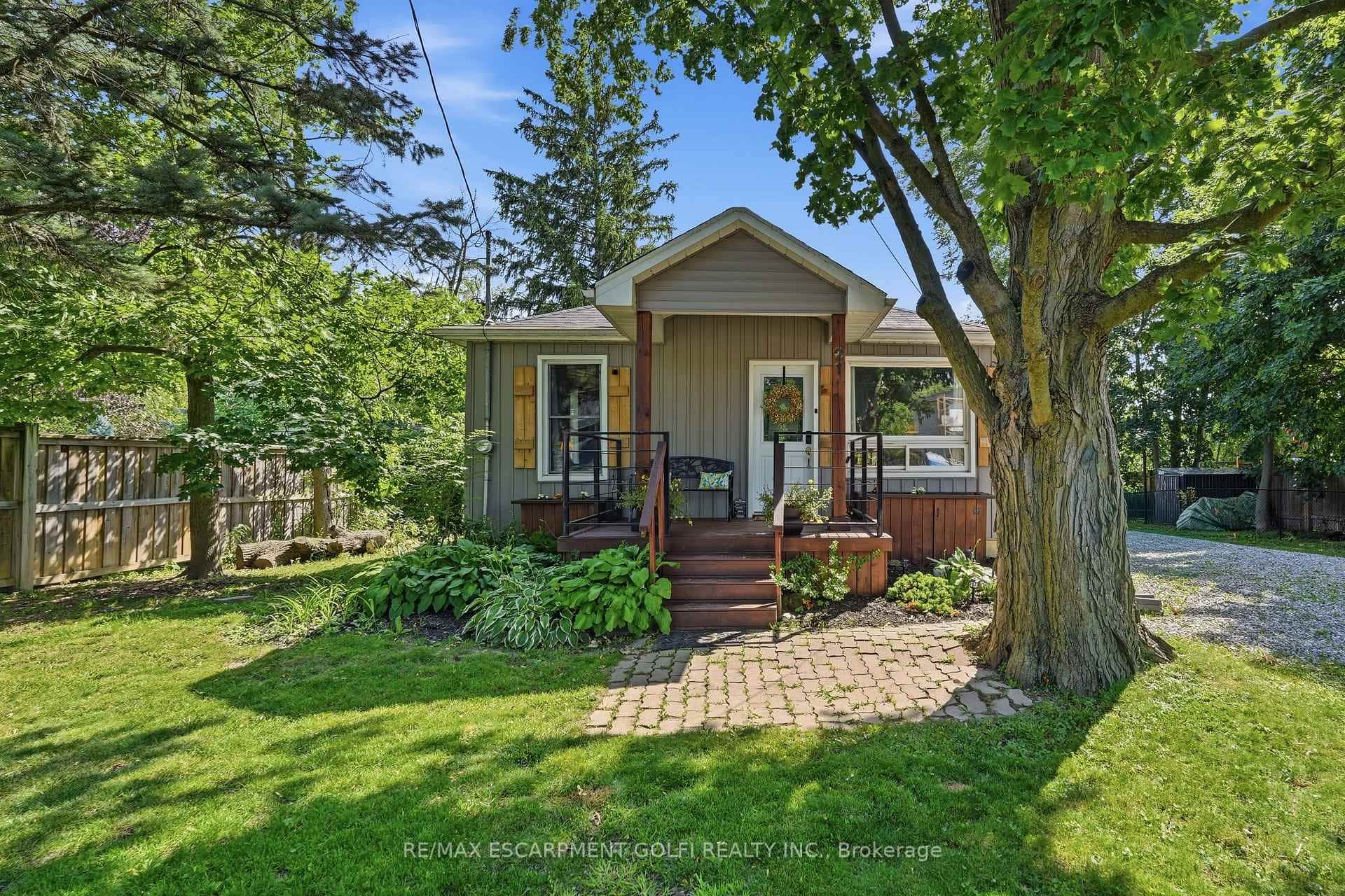 21 RENFREW Street