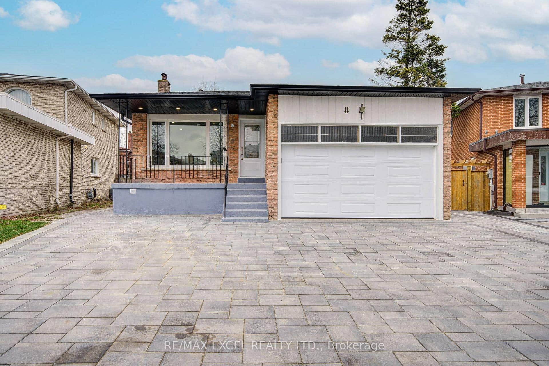 8 Simsbury Court