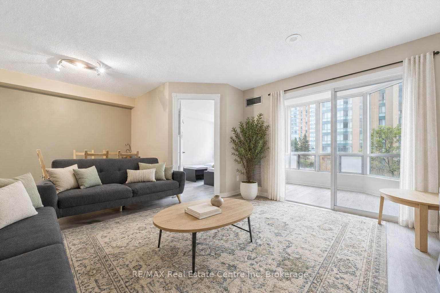 155 HILLCREST Avenue Unit 302