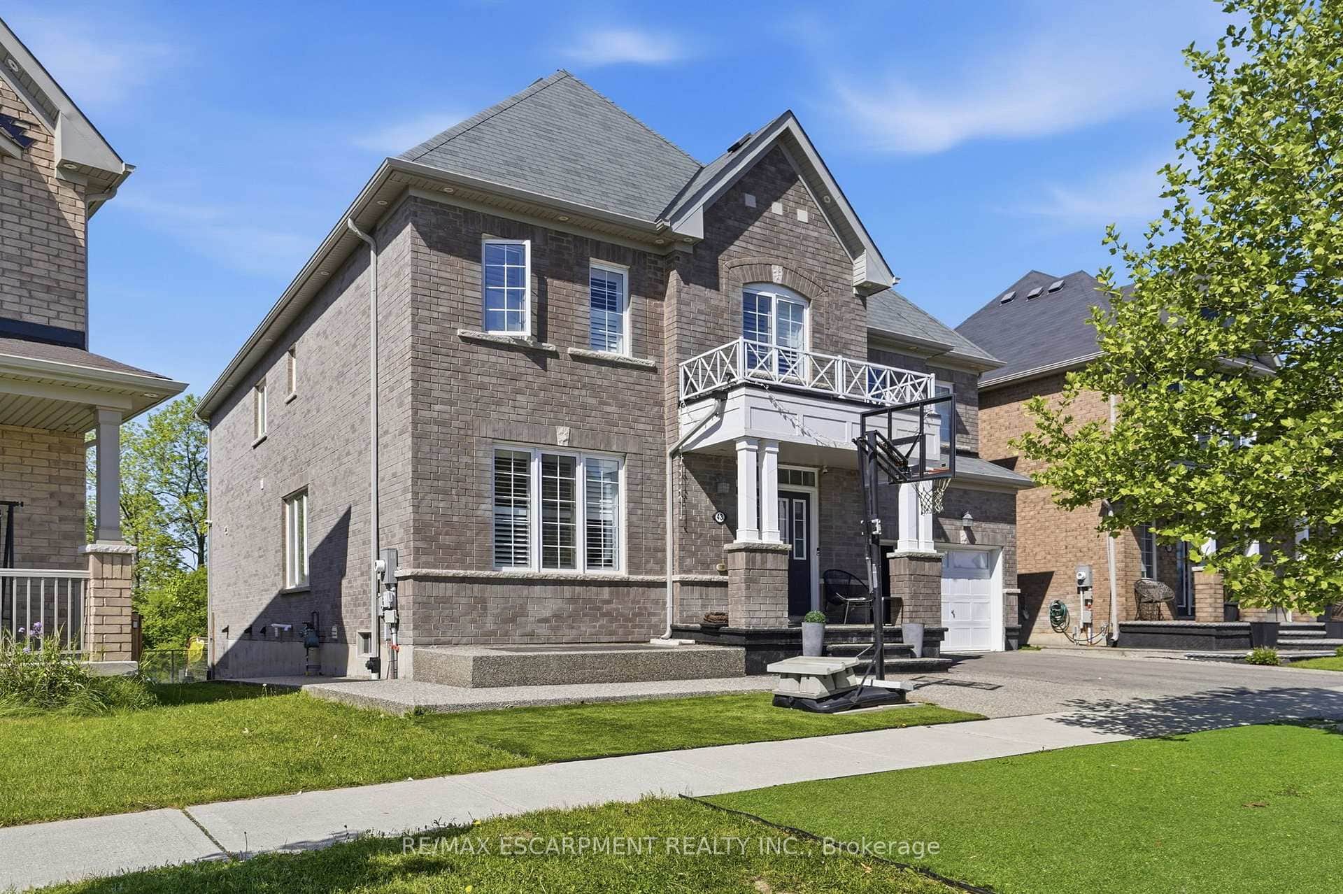43 FLEMING Crescent Unit Lower Level
