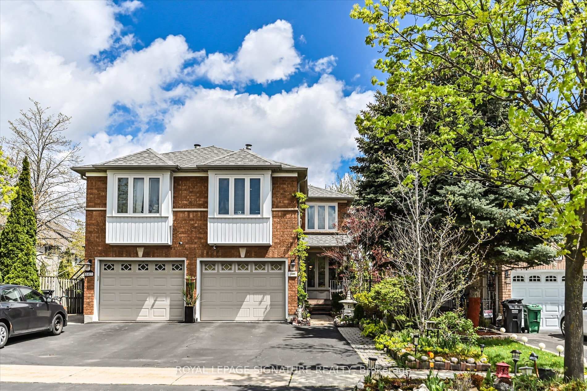 5481 Palmerston Crescent